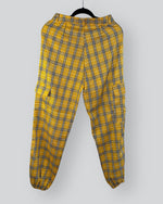 PANTALON CARGO DE CUADROS AMARILLO